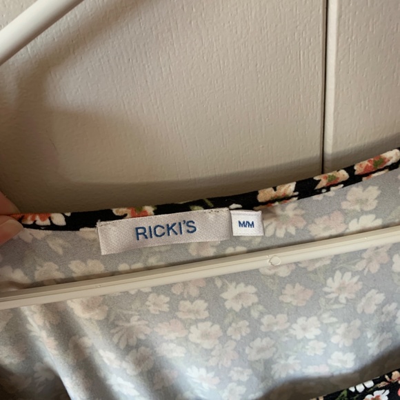 Womens floral long sleeve tee/blouse - Picture 4 of 4